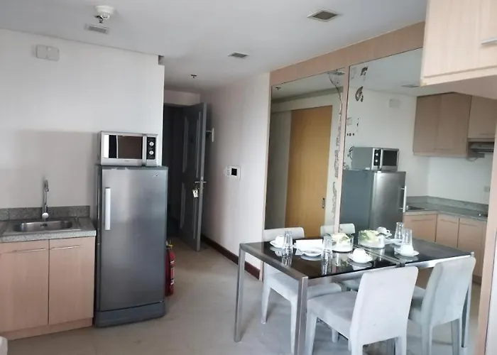 Apartment Relaxing Big Bedroom Manila
